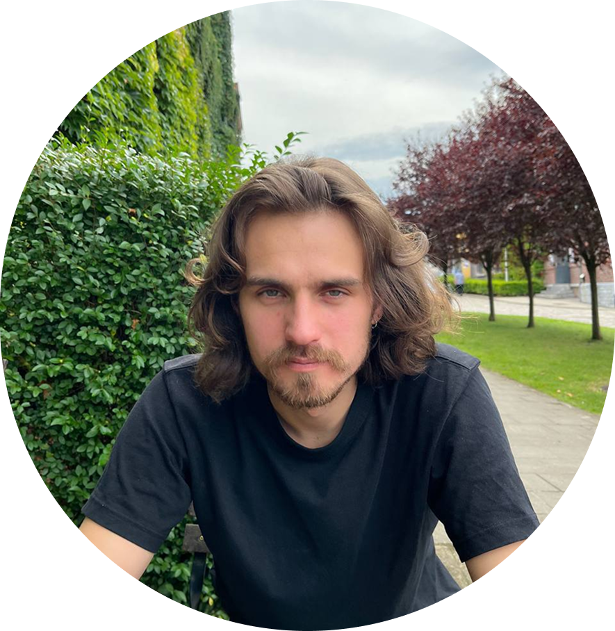 Photo de Franck Zussy qui proposes des services de traduction et d'autres services linguistiques créatifs, de l'anglais et russe vers le français.